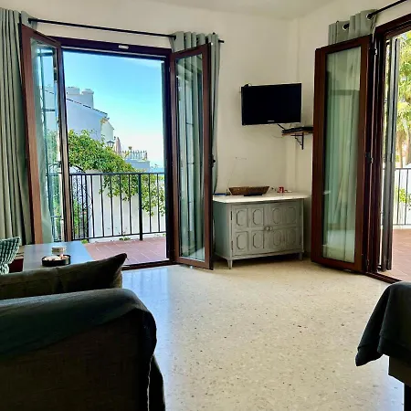 Casa Con Terraza Y Hermoso Jardin Comunal Nerja