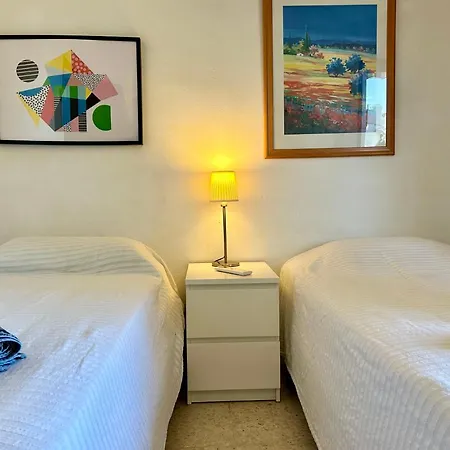 Casa Con Terraza Y Hermoso Jardin Comunal Semesterbostad