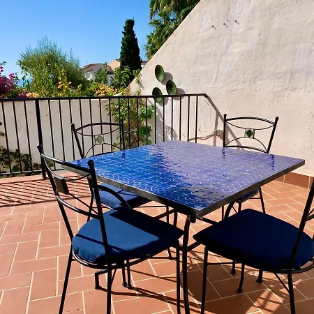Casa Con Terraza Y Hermoso Jardin Comunal Nerja