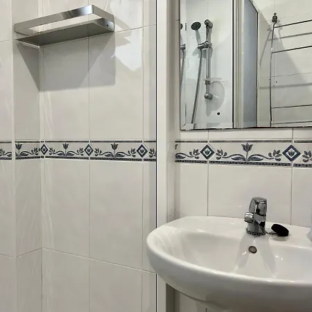 Ferienhaus Casa Con Terraza Y Hermoso Jardin Comunal