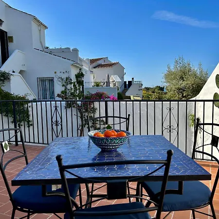 Casa Con Terraza Y Hermoso Jardin Comunal