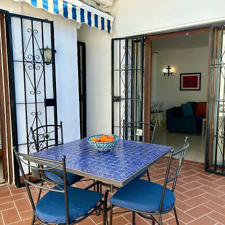 Casa Con Terraza Y Hermoso Jardin Comunal *