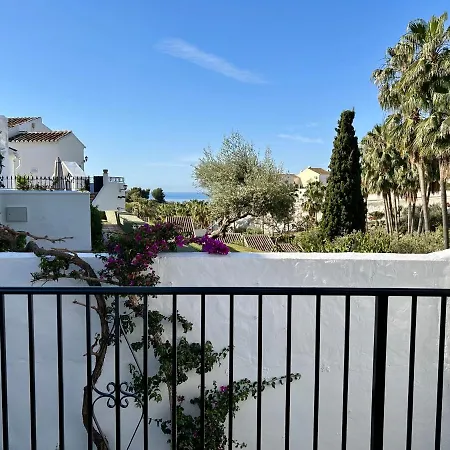Casa Con Terraza Y Hermoso Jardin Comunal Holiday home *
