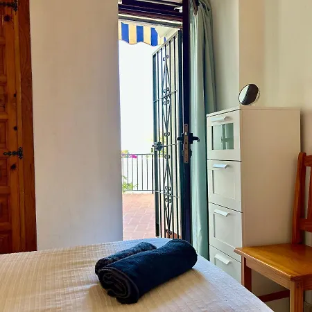 Casa Con Terraza Y Hermoso Jardin Comunal * Nerja