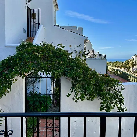Casa Con Terraza Y Hermoso Jardin Comunal Holiday home