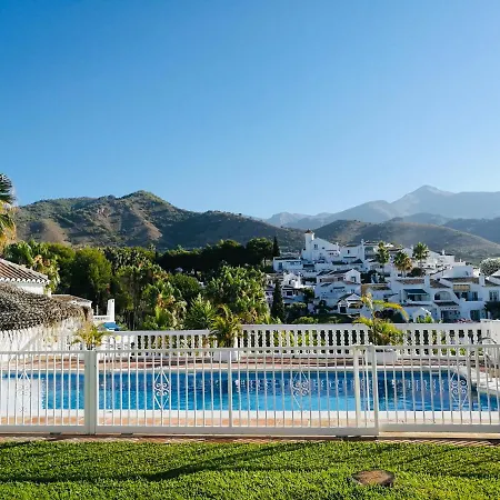 Casa Con Terraza Y Hermoso Jardin Comunal Holiday home
