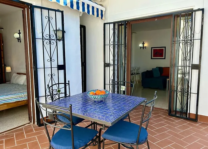 Casa Con Terraza Y Hermoso Jardin Comunal *