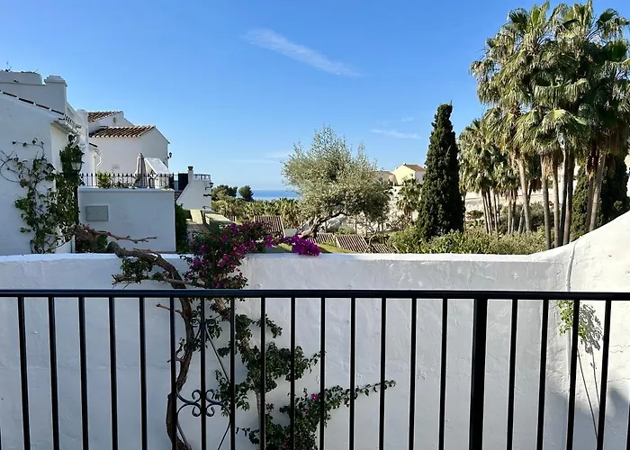 Casa Con Terraza Y Hermoso Jardin Comunal 別荘 *