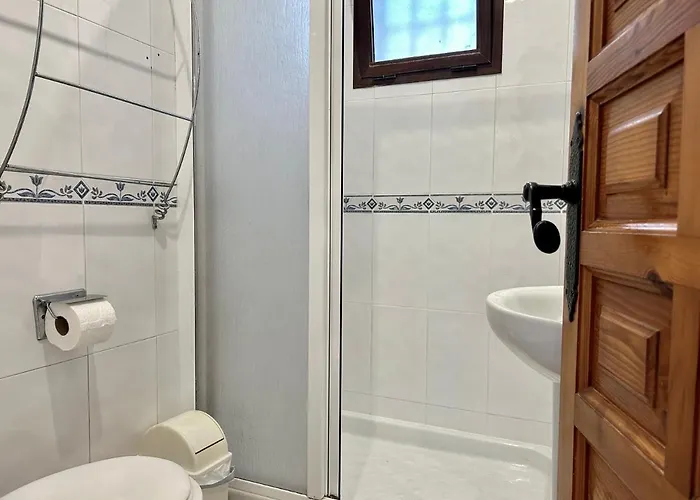 Casa Con Terraza Y Hermoso Jardin Comunal 別荘 ネルハ