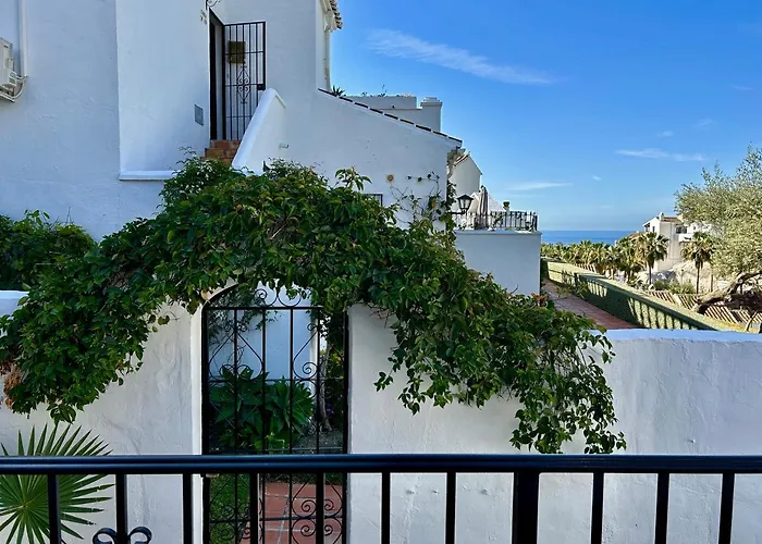 Casa Con Terraza Y Hermoso Jardin Comunal בית נופש