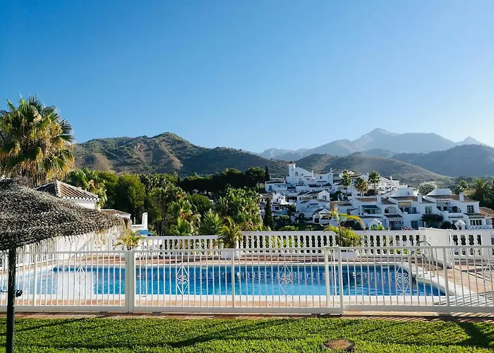 Casa Con Terraza Y Hermoso Jardin Comunal בית נופש